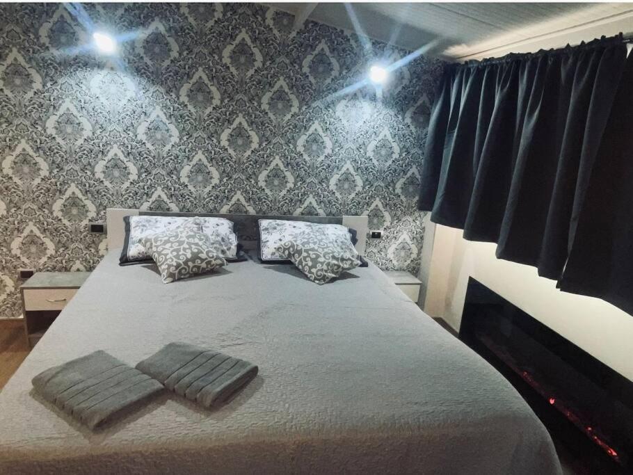 Suites Grey In Centro Randazzo Esterno foto